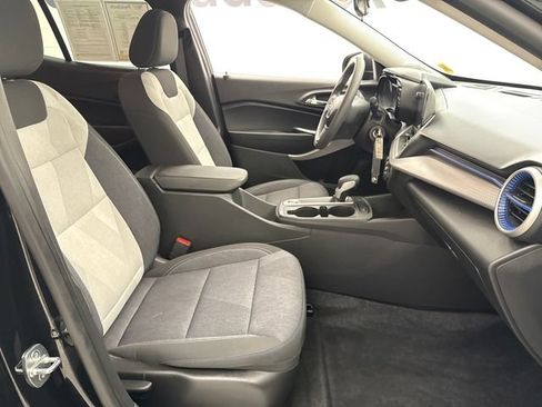 Used 2024 Chevrolet Trax LS FWD image 26