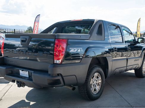 Used 2003 Chevrolet Avalanche 4x4 w/ Suspension Package, Off-Road image 7