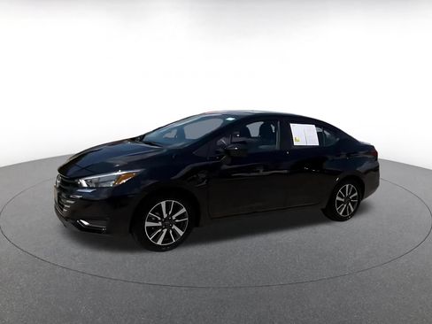 Used 2025 Nissan Versa SV FWD image 8