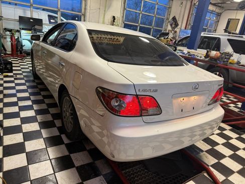 Used 2004 Lexus ES 330 image 10