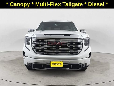 Used 2023 GMC Sierra 1500 Denali w/ Technology Package AWD/4WD image 2