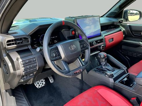 Used 2025 Toyota Tacoma TRD Pro AWD/4WD image 18