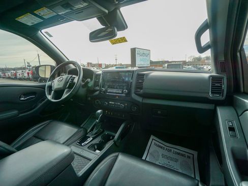 Used 2022 Nissan Frontier PRO-4X w/ Pro-4X Premium Package image 14