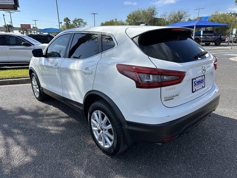 Used 2022 Nissan Rogue Sport S image 4
