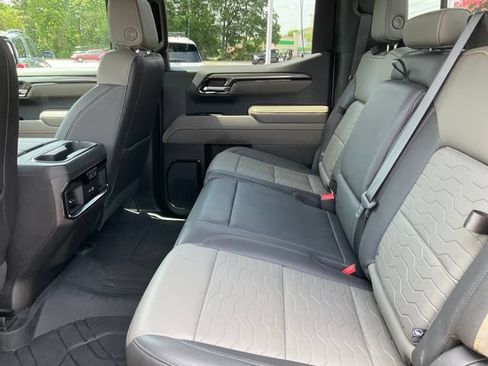 Used 2022 Chevrolet Silverado 1500 ZR2 w/ Technology Package AWD/4WD image 17