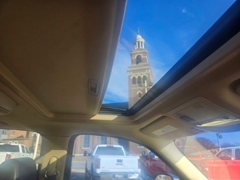 Used 2008 Chevrolet Avalanche LT image 11