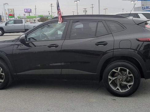 Used 2025 Chevrolet Trax LT w/ Driver Confidence Package image 6