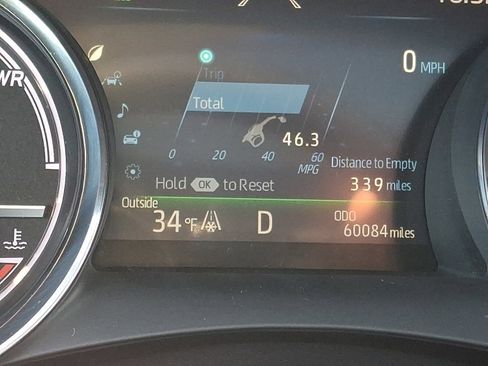 Used 2020 Toyota Camry XLE w/ Sunroof Package image 21