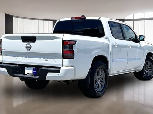 Used 2025 Nissan Frontier SV RWD image 6