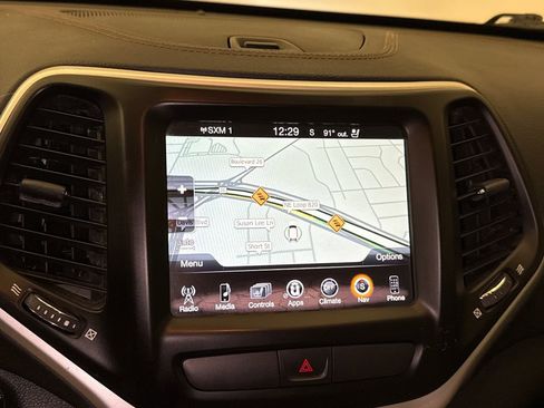 Used 2016 Jeep Cherokee Limited w/ Luxury Group FWD image 23