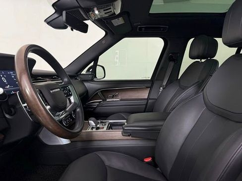 Used 2023 Land Rover Range Rover SE image 5