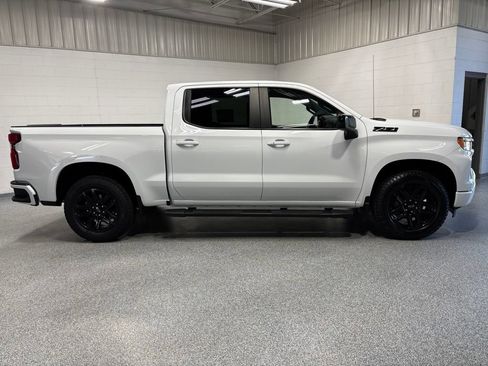 Used 2023 Chevrolet Silverado 1500 RST w/ Z71 Off-Road Package AWD/4WD image 8