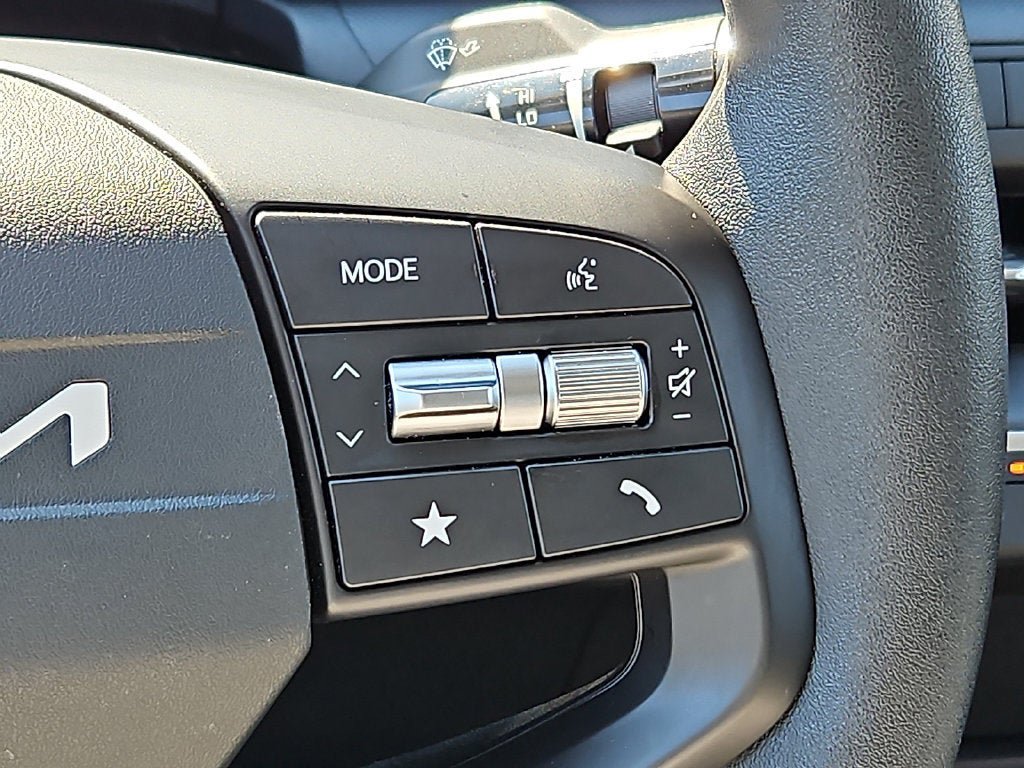 Used 2025 Kia K4 FWD image 21