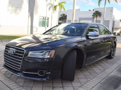 Used 2015 Audi S8 image 2