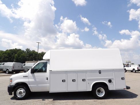 Used 2024 Ford E-350 and Econoline 350 Super Duty w/ Driver's Safety Package RWD image 66