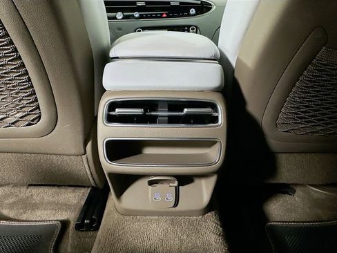 Certified 2026 Genesis GV70 2.5T Advanced AWD/4WD image 27