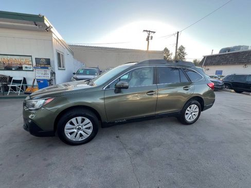 Used 2018 Subaru Outback 2.5i Premium AWD/4WD image 24