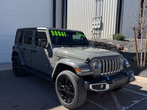 Used 2023 Jeep Wrangler Unlimited Sahara w/ Cold Weather Group AWD/4WD image 7