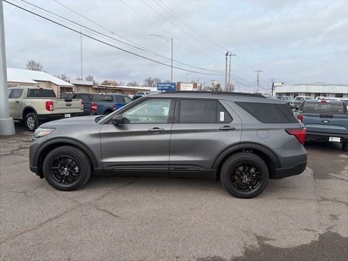 New 2026 Ford Explorer Active w/ Active Comfort Package image 3