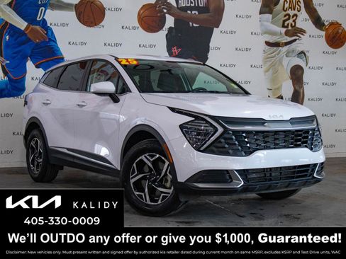 Used 2025 Kia Sportage LX image 1
