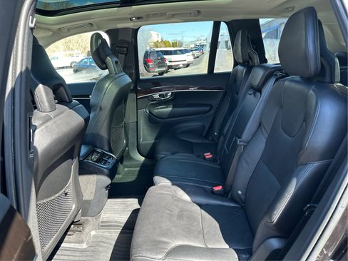 Used 2016 Volvo XC90 T6 Momentum w/ Momentum Plus Package image 10