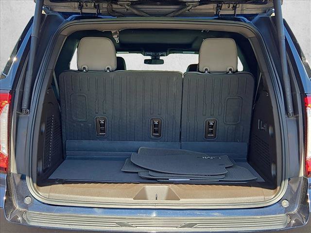 Used 2022 GMC Yukon SLT w/ SLT Premium Package AWD/4WD image 10
