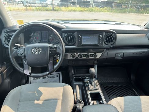 Used 2018 Toyota Tacoma SR AWD/4WD image 17