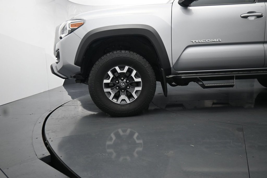Used 2021 Toyota Tacoma TRD Off-Road AWD/4WD image 15