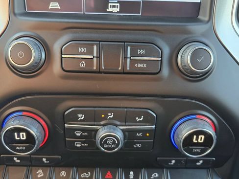 Used 2022 Chevrolet Silverado 1500 RST AWD/4WD image 23