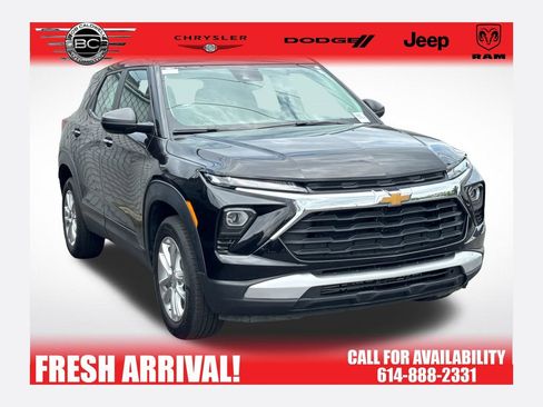 Used 2025 Chevrolet TrailBlazer LS AWD/4WD image 1