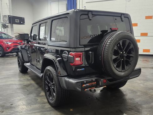 Used 2021 Jeep Wrangler Unlimited Sahara w/ Cold Weather Group image 12