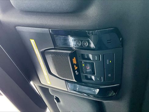Used 2024 Lexus GX 550 w/ Accessory Package (Z1) AWD/4WD image 32