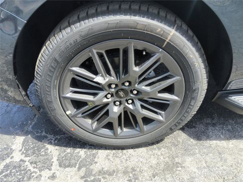New 2026 Ford Expedition Platinum AWD/4WD image 9