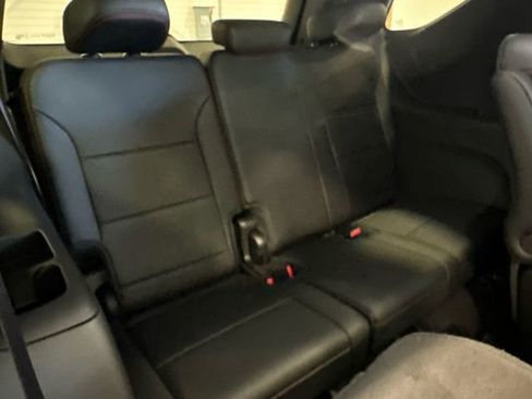 Used 2024 Chevrolet Traverse RS image 34