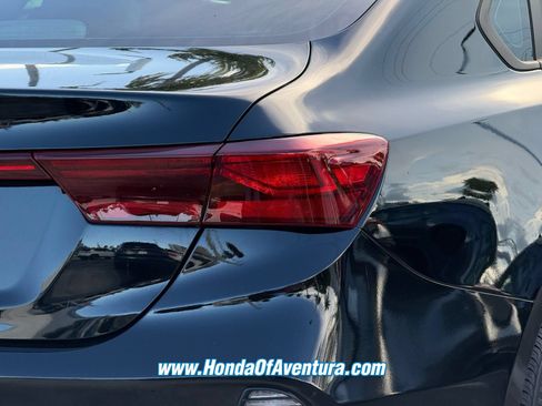 Used 2023 Kia Forte LXS w/ LXS Technology Package FWD image 6