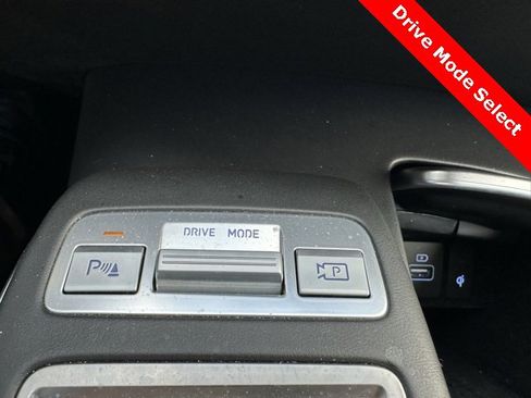 Used 2024 Genesis GV70 2.5T w/ Advanced Package image 34