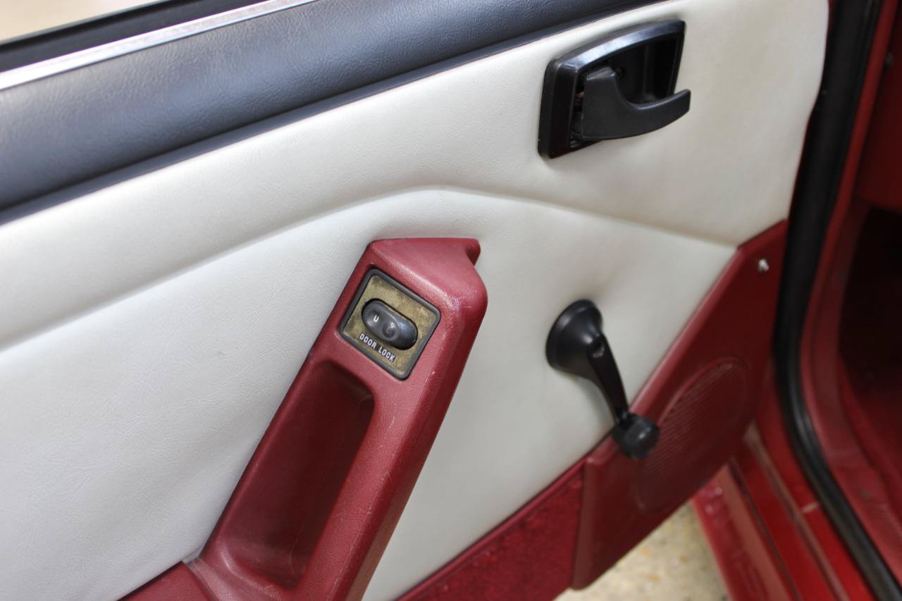 Used 1987 Ford Mustang GT RWD image 39
