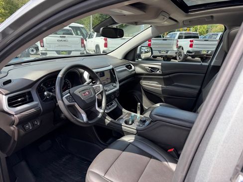 Used 2023 GMC Acadia SLT w/ Preferred Package AWD/4WD image 17