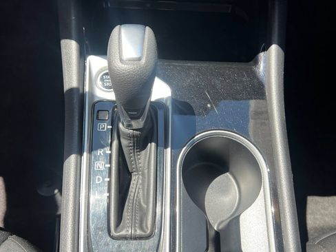 Used 2024 Nissan Altima 2.5 SV FWD image 32