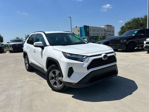 Used 2025 Toyota RAV4 XLE AWD/4WD image 1