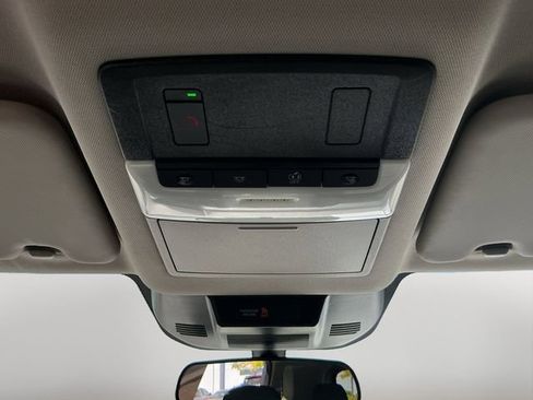 Used 2023 Nissan Rogue SV FWD image 11