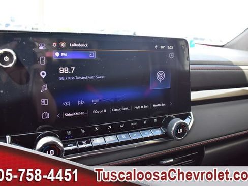 Used 2025 Chevrolet Colorado Z71 w/ Technology Package AWD/4WD image 35