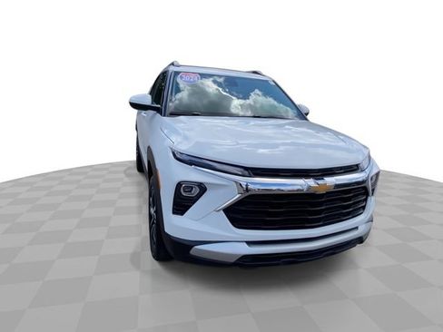 Used 2024 Chevrolet TrailBlazer LT w/ Driver Confidence Package AWD/4WD image 4