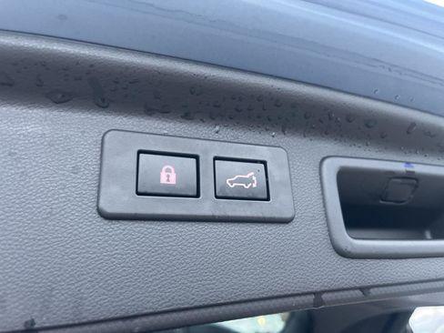 Used 2023 Subaru Forester Premium image 13