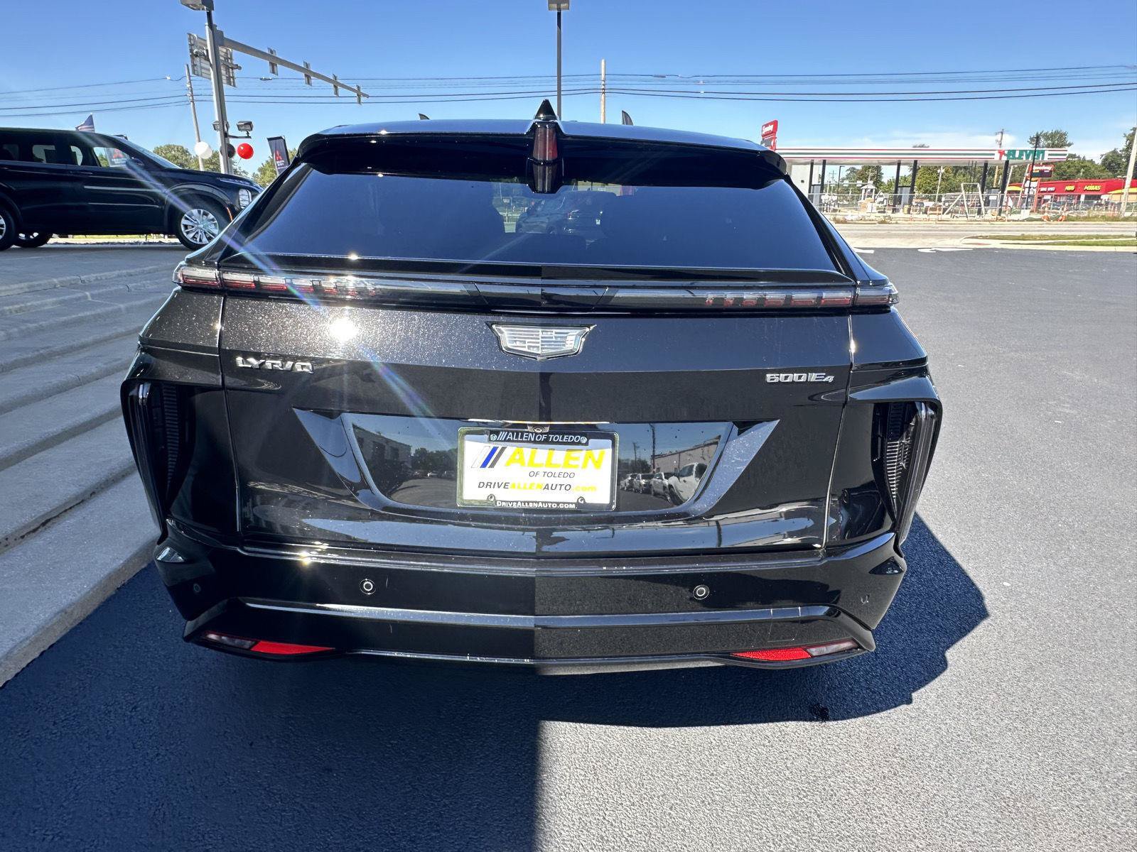 Used 2024 Cadillac Lyriq Sport AWD/4WD image 11