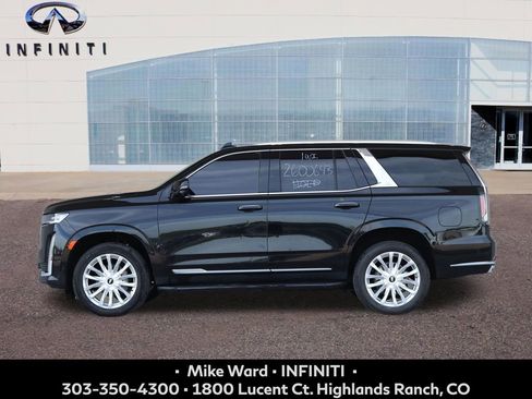 Used 2024 Cadillac Escalade Premium Luxury AWD/4WD image 2