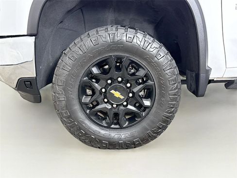Used 2024 Chevrolet Silverado 2500 LTZ image 13