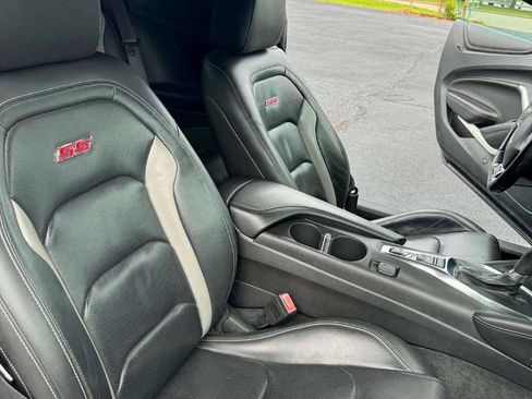 Used 2016 Chevrolet Camaro SS RWD image 12