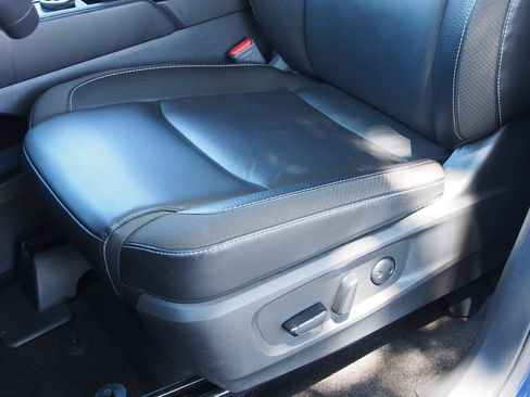 Used 2024 Nissan Pathfinder SL w/ Black Appearance Package AWD/4WD image 20