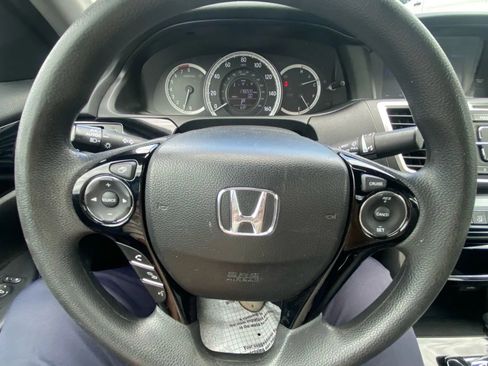 Used 2017 Honda Accord LX image 23